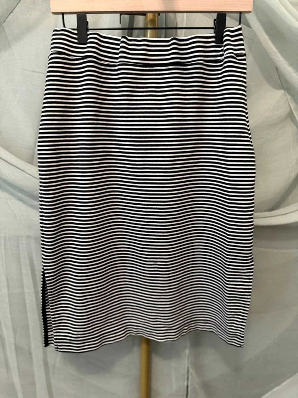 GAP Black and White Striped Pencil Skirt